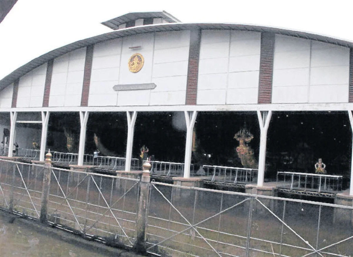 เรือพระราชพิธี มีที่นี่ที่เดียวในโลก