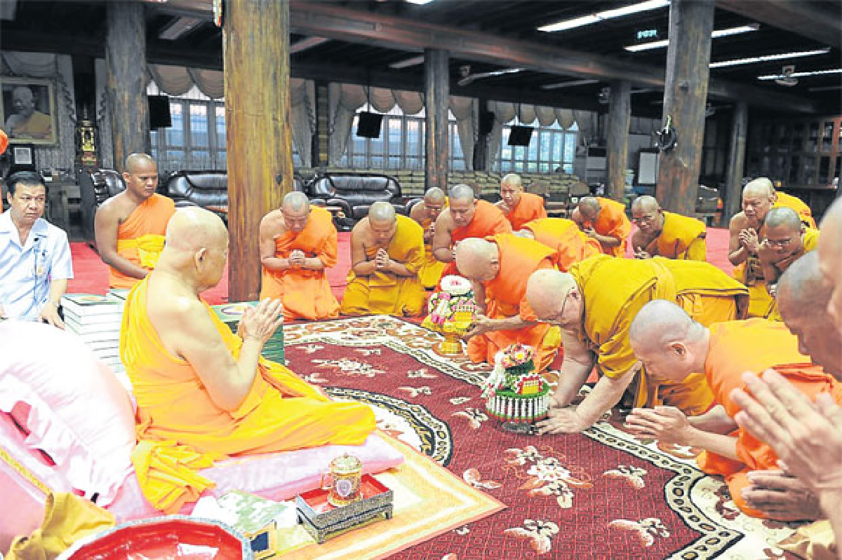 ทำวัตรพระการขอขมา เพื่อความปรองดองของสงฆ์ ทำวัตรพระการขอขมา เพื่อความปรองดองของสงฆ์