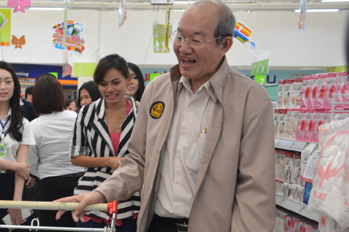 พณ.ทบทวนโครงสร้างราคาสินค้ารับมือขึ้นVAT 10% พณ.ทบทวนโครงสร้างราคาสินค้ารับมือขึ้นVAT 10%
