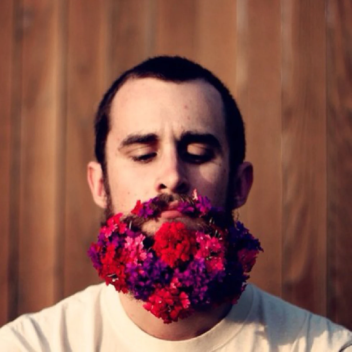 เทรนด์ฮิตหนุ่มฝรั่ง ดอกไม้ประดับเครา