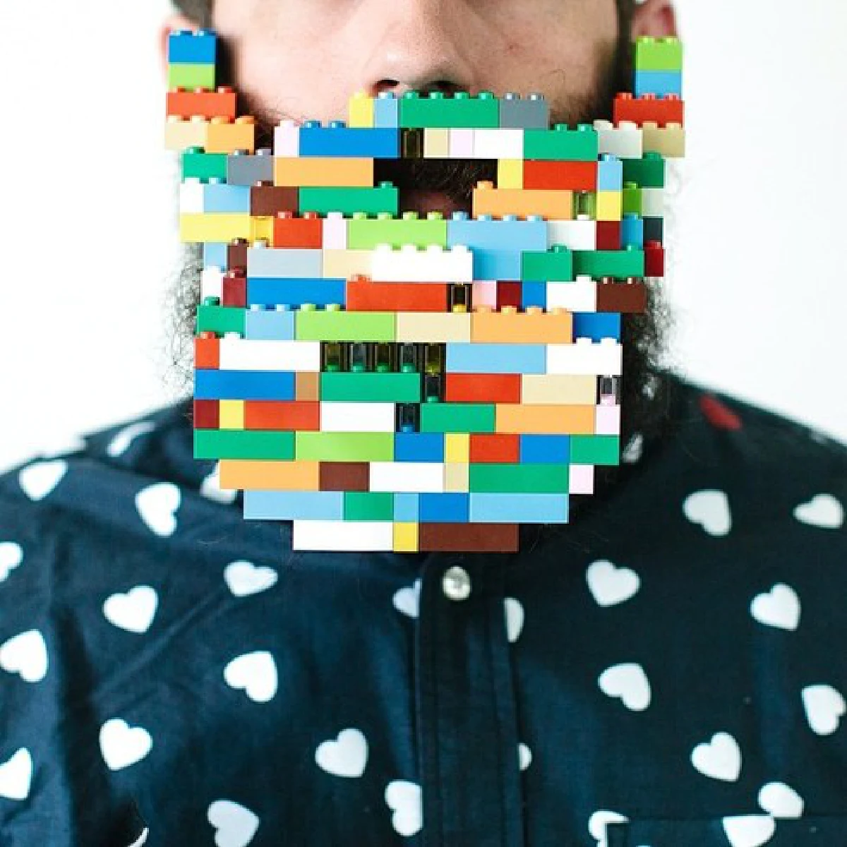 เทรนด์ฮิตหนุ่มฝรั่ง ดอกไม้ประดับเครา