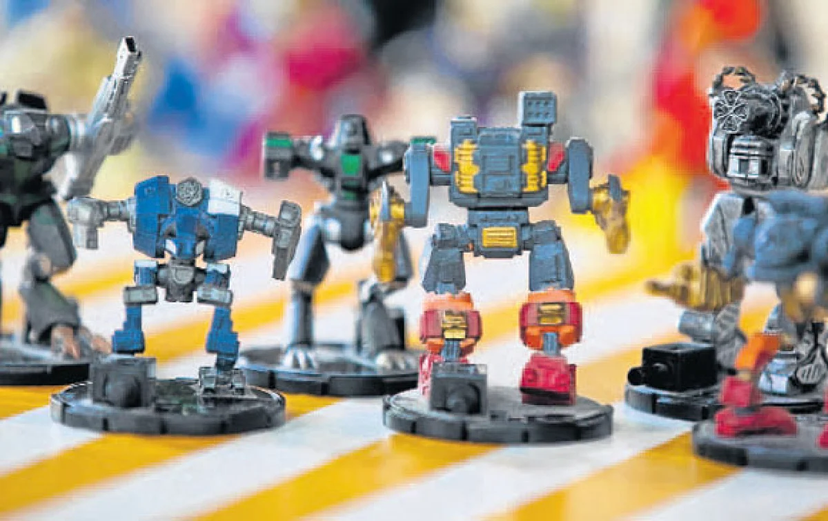 ไปเยี่ยม (ห้อง) หุ่นแสนรัก โลกการ์ตูนของชยพล บุนนาค