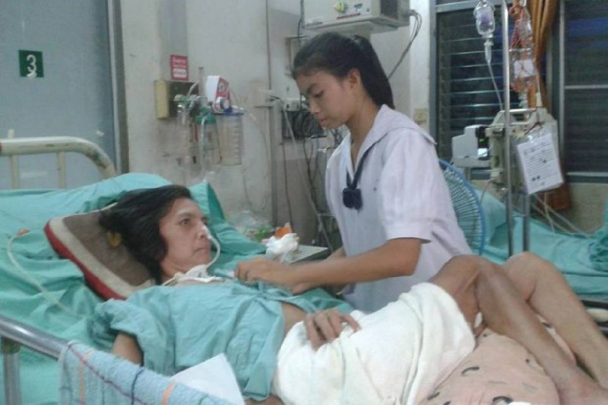 เด็กหญิงกตัญญูเก็บขยะเลี้ยงแม่อัมพาต-พ่อพิการ เด็กหญิงกตัญญูเก็บขยะเลี้ยงแม่อัมพาต-พ่อพิการ