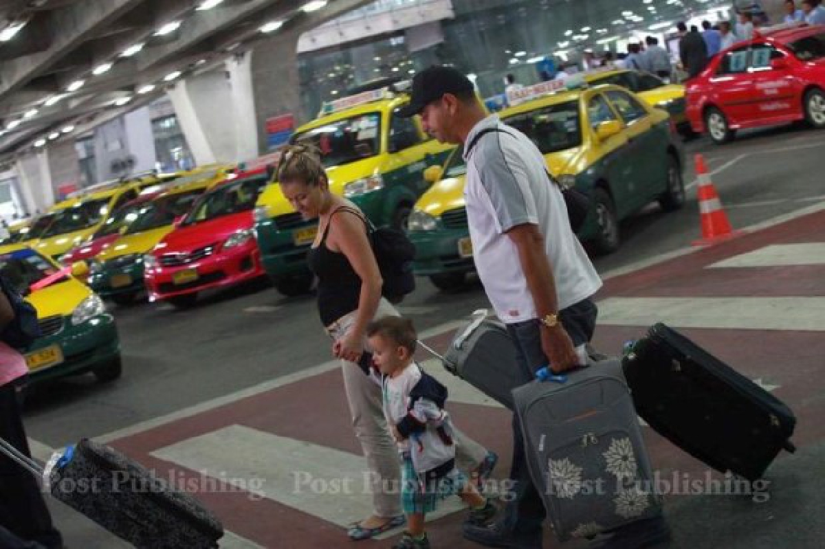 เปิดฟรีประกันสมัครใจนักท่องเที่ยวต่างชาติ เปิดฟรีประกันสมัครใจนักท่องเที่ยวต่างชาติ