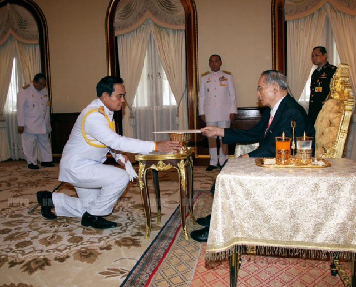 King backs interim charter