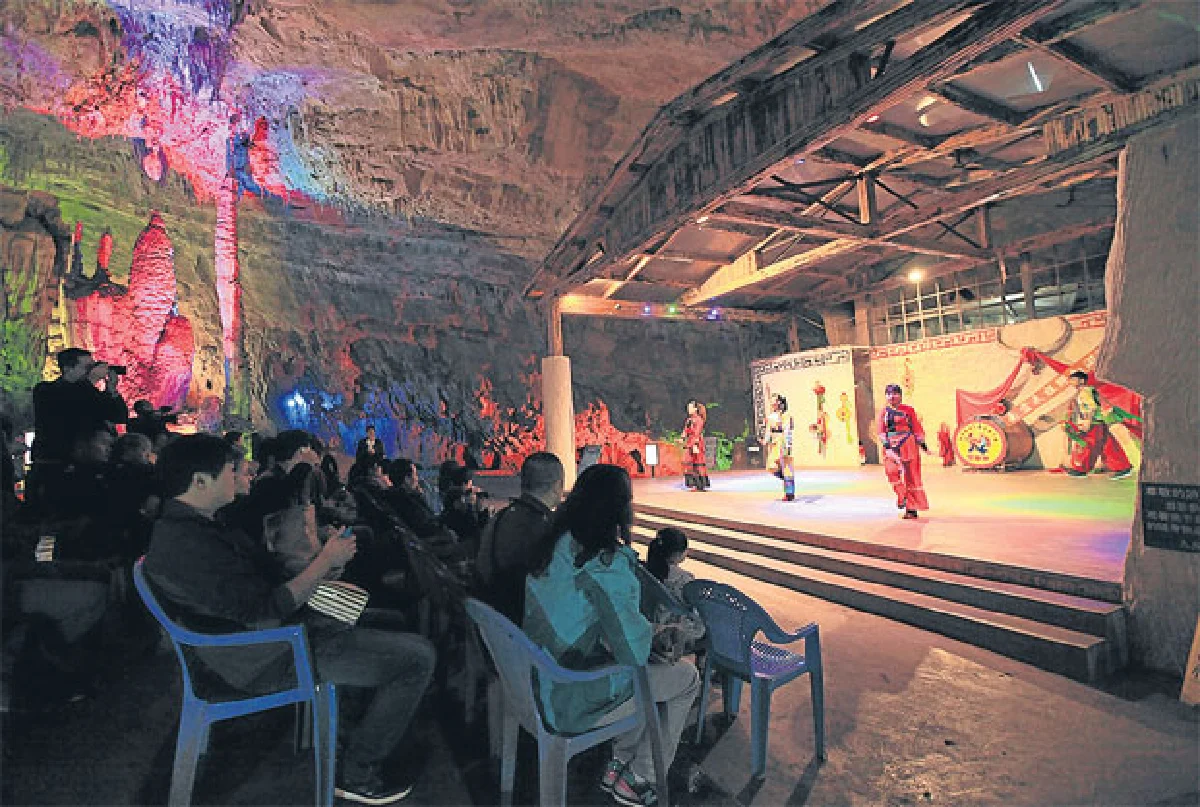 ถ้ำจิ่วเซียง ใครว่าสวย ‘เป็น’ อย่างเดียว