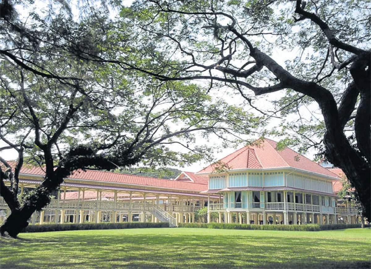 เลาะเลี้ยวเที่ยววัง