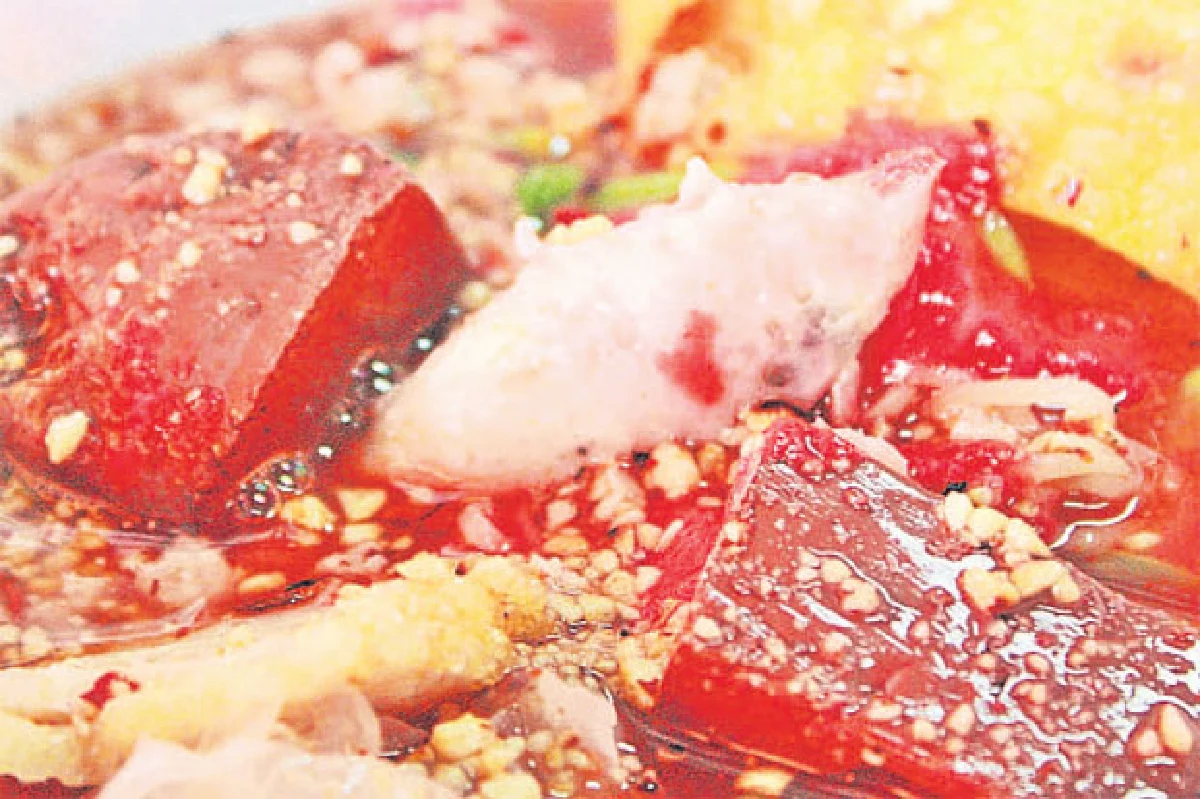 ก๋วยเตี๋ยวเรือรุ่งรัตน์ รสเด็ดตลาดน้ำนครรังสิต