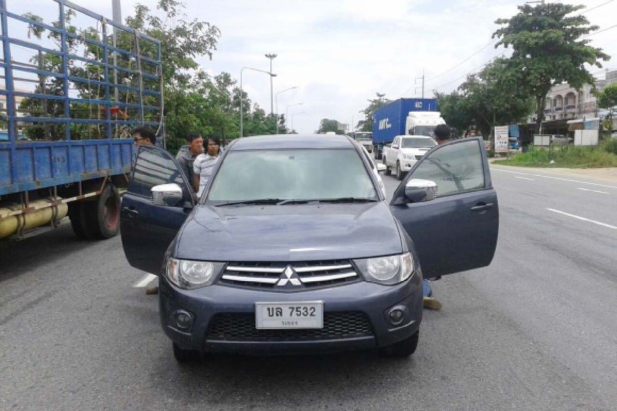 ชุดปส.นิคมพัฒนาไล่จับแก๊งยากลางไฟแดง ชุดปส.นิคมพัฒนาไล่จับแก๊งยากลางไฟแดง