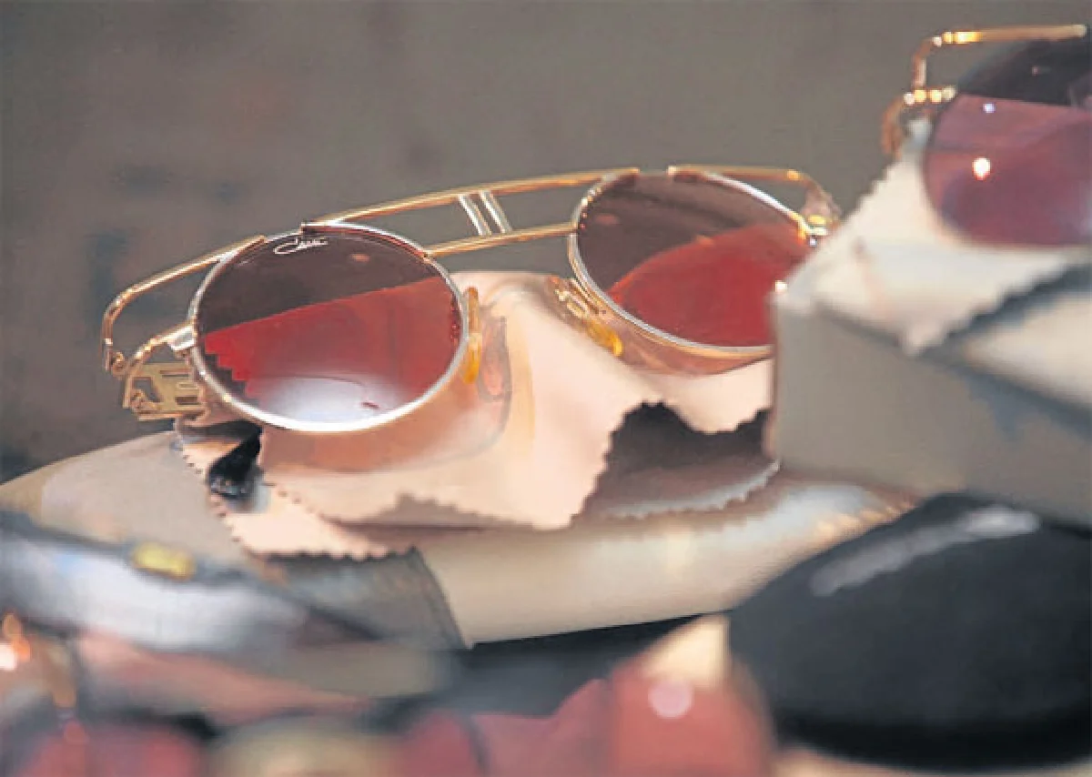 แว่นเท่ๆ ของสะสมเสริมคาแรกเตอร์ของ จิตต์สิงห์ สมบุญ