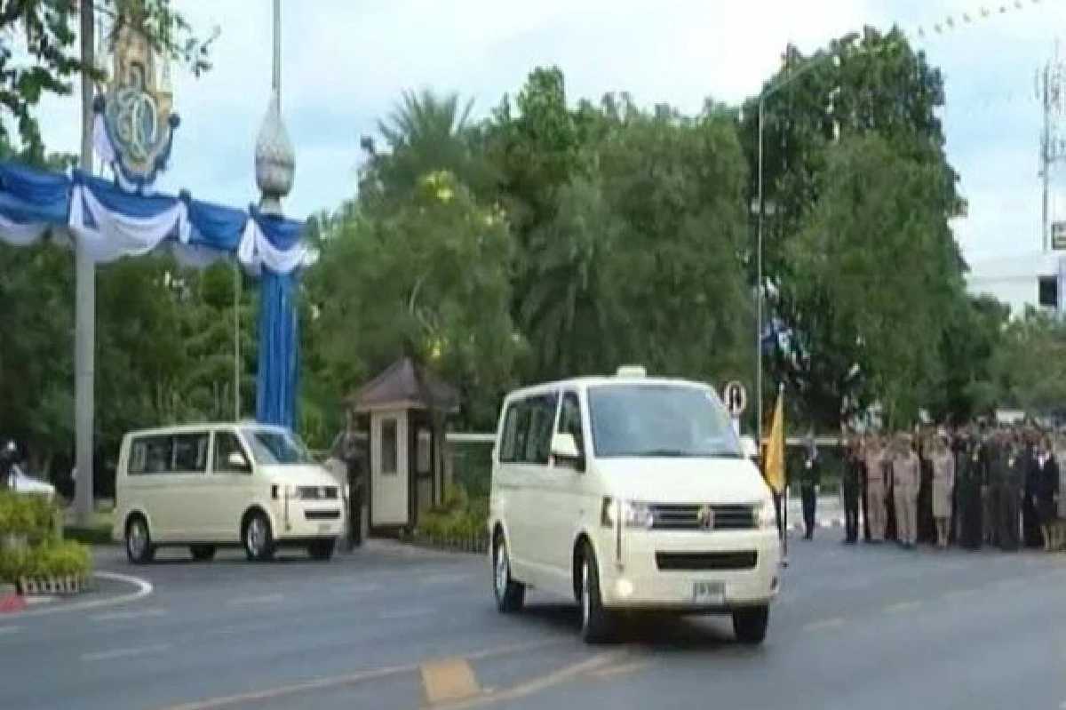 ในหลวง-พระราชินีเสด็จฯประทับรพ.ศิริราช