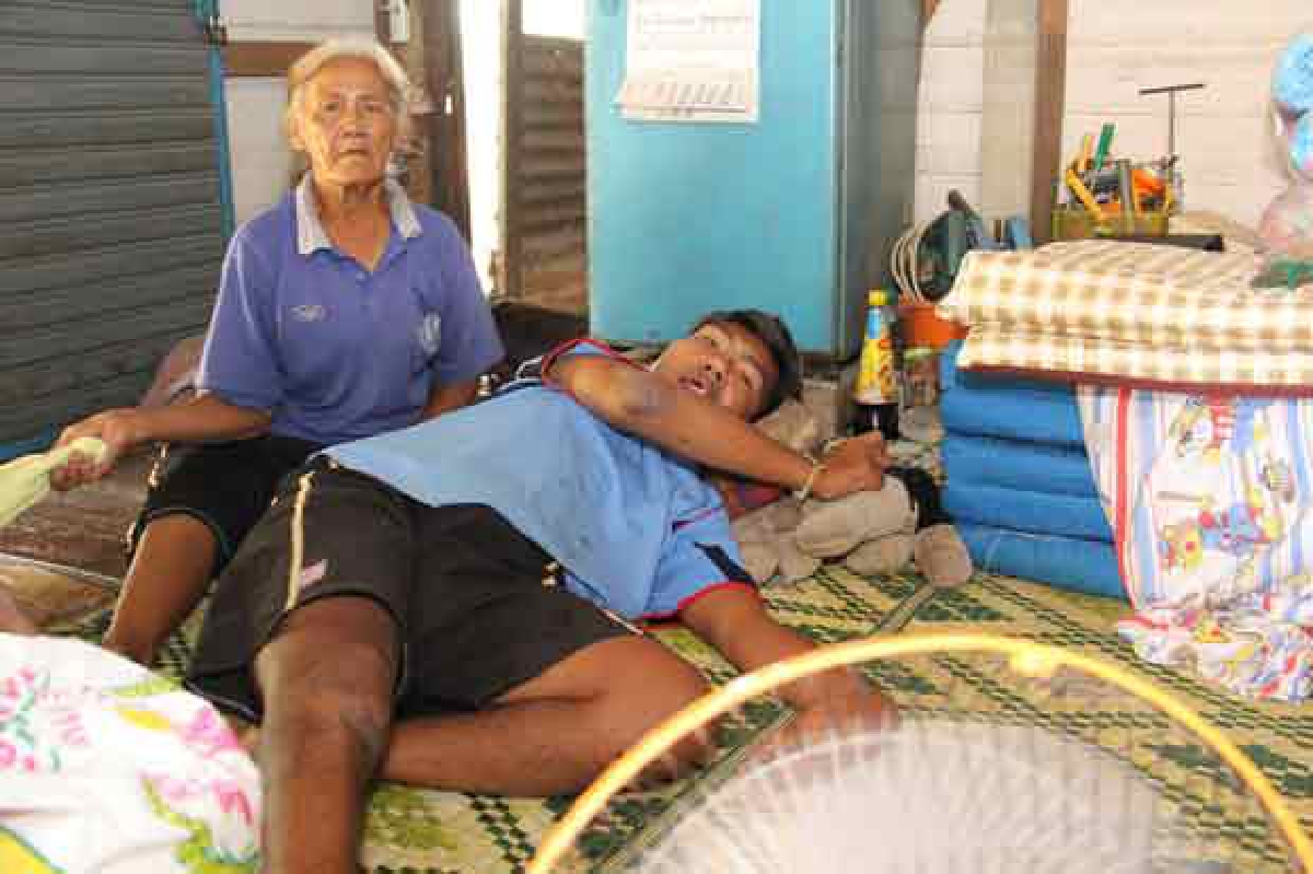 สุดทราบซึ้งแม่วัย64ปีเลี้ยงลูกชายพิการมา41ปี สุดทราบซึ้งแม่วัย64ปีเลี้ยงลูกชายพิการมา41ปี