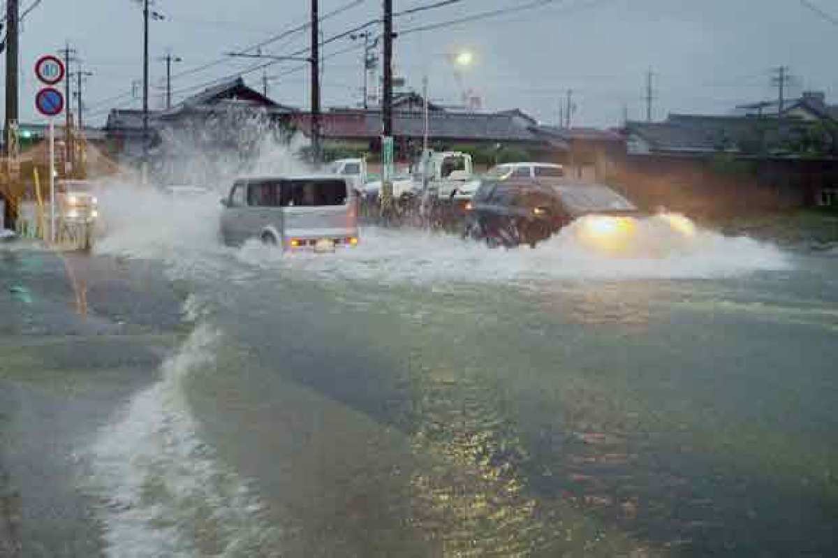 ญี่ปุ่นเตือนไต้ฝุ่นถล่มระดับ"สูงสุด" ญี่ปุ่นเตือนไต้ฝุ่นถล่มระดับ"สูงสุด"