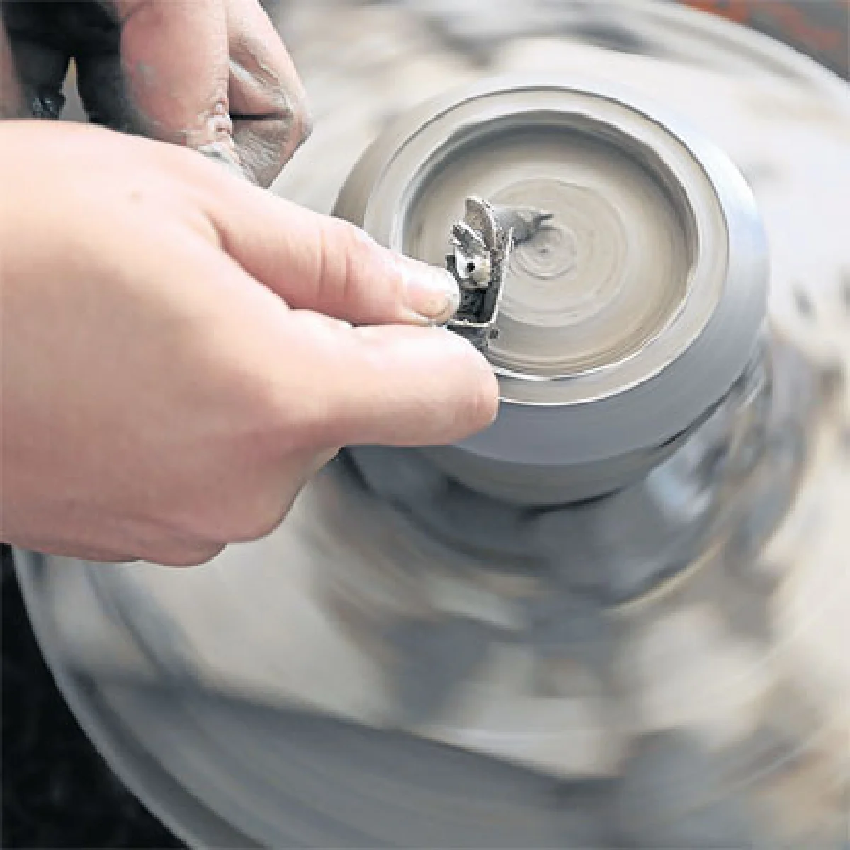 ตามหาดินขาว ตามล่าดินดำ