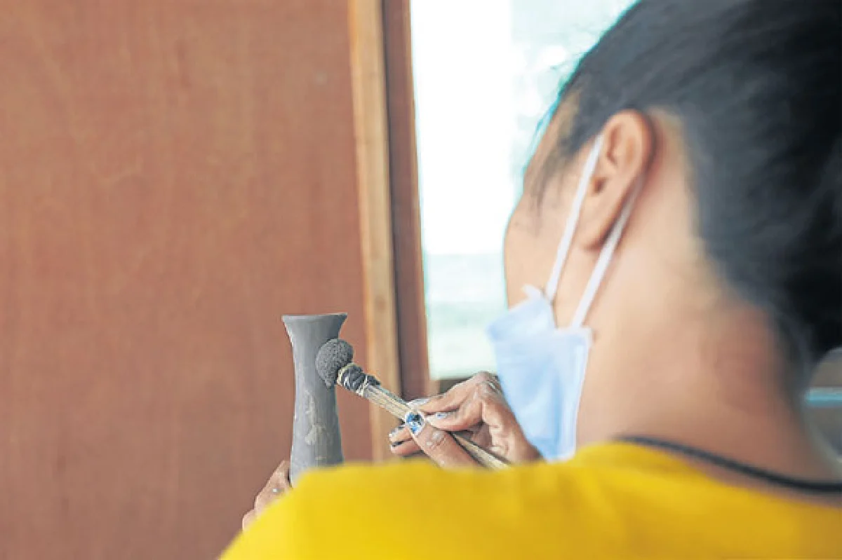 ตามหาดินขาว ตามล่าดินดำ