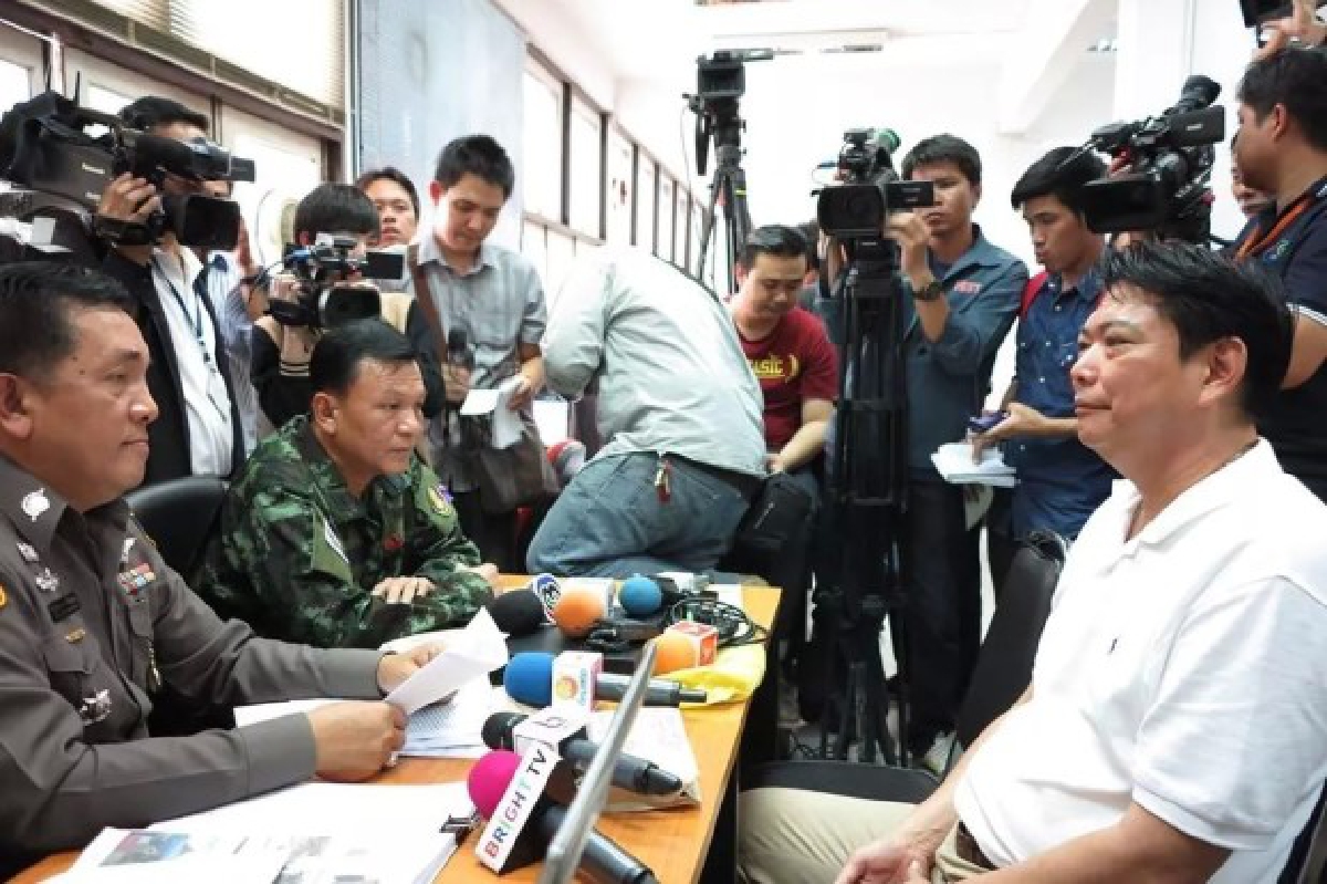 จับประธานสภากทม.เอี่ยวเก็บส่วยแผงค้า จับประธานสภากทม.เอี่ยวเก็บส่วยแผงค้า