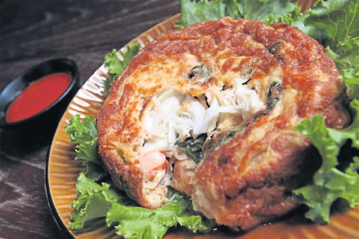 ติดใจอาหารไทยรสเด็ด @ “อีท”