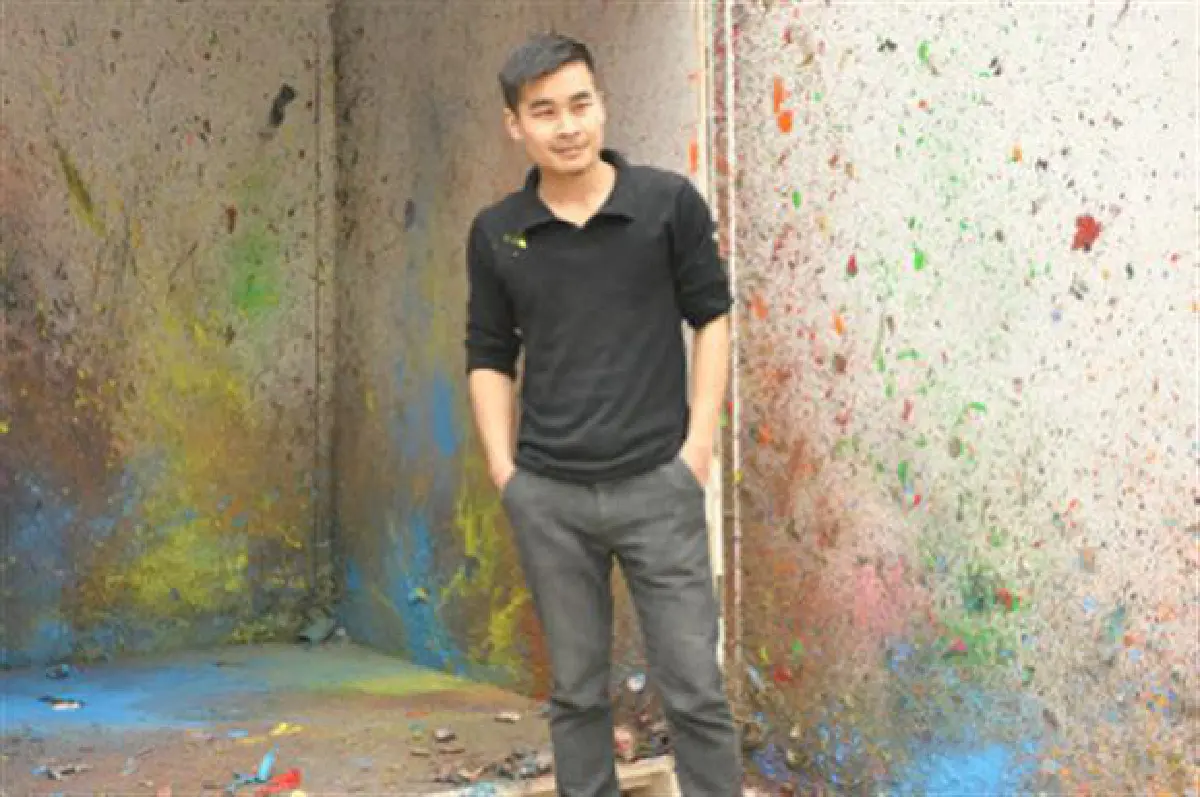 พิลึก!แก้ผ้า-ทาตัวฟ้า วิ่งเล่นในเมืองกลางดึก