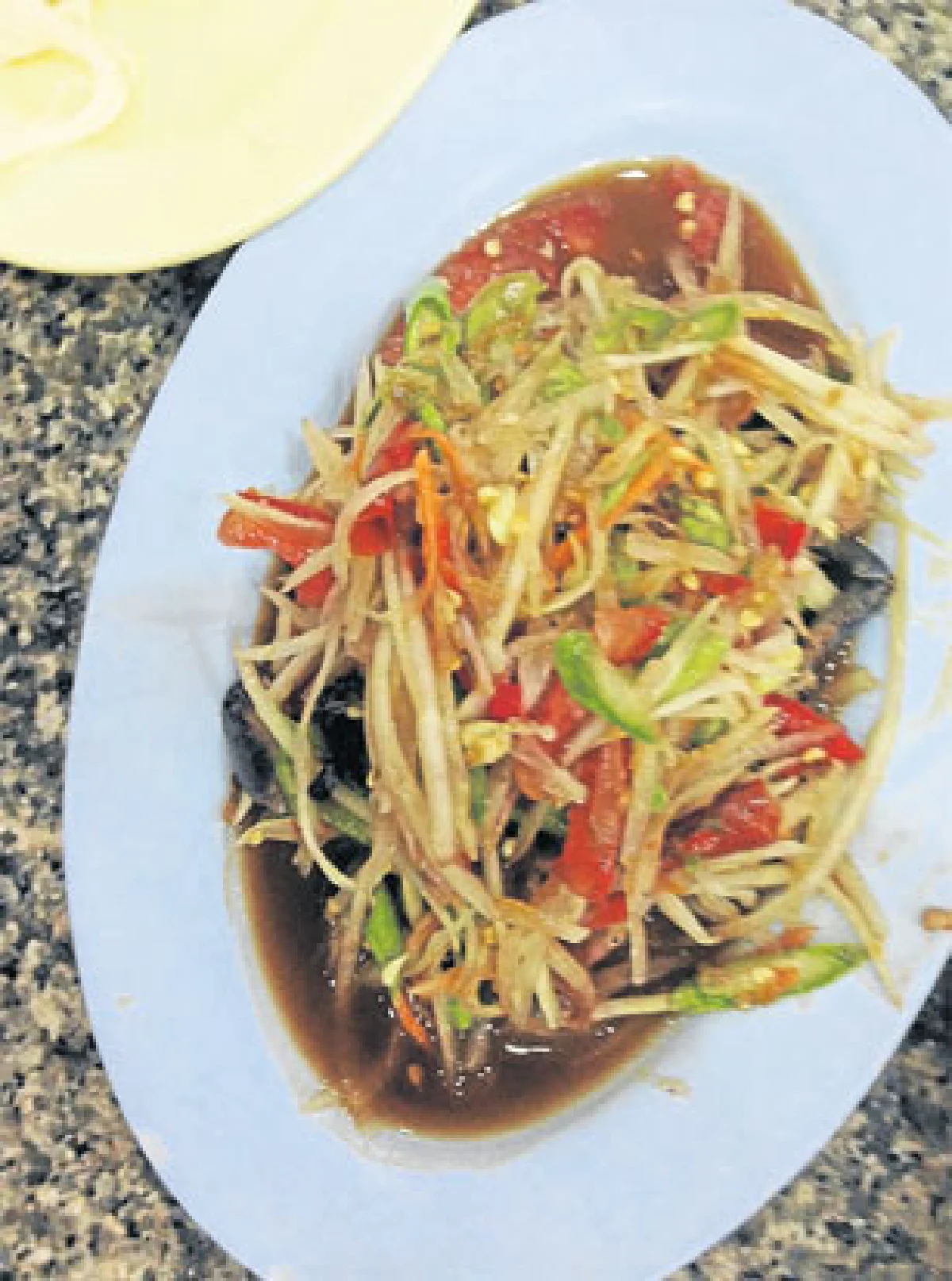 จรูญ-แดงไก่ย่าง ร้านเก่าแก่แห่งบางโพ