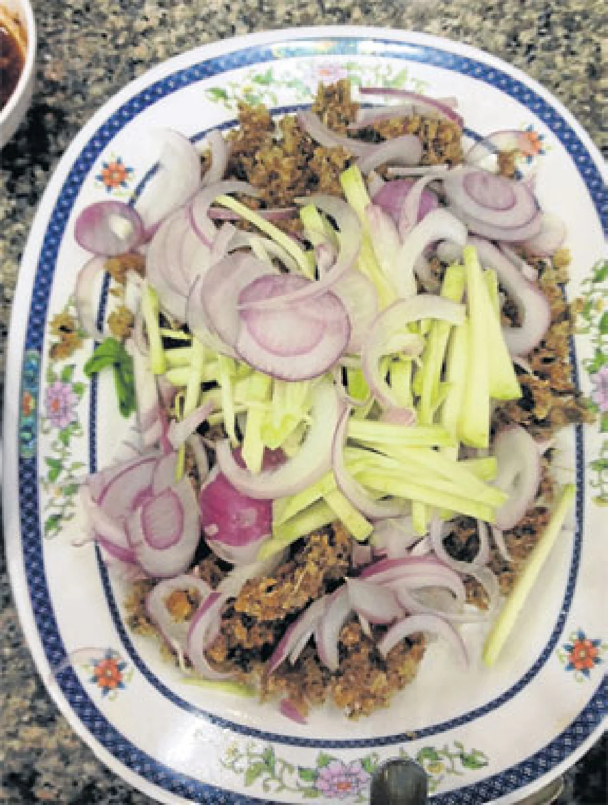 จรูญ-แดงไก่ย่าง ร้านเก่าแก่แห่งบางโพ