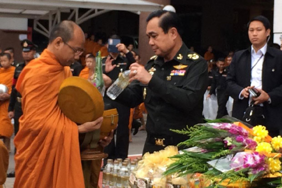 "บิ๊กตู่"ลั่นวันไหนก็เป็น"พล.อ.ประยุทธ์" "บิ๊กตู่"ลั่นวันไหนก็เป็น"พล.อ.ประยุทธ์"