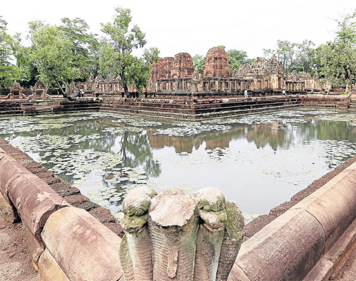 เส้นเรื่องไทยเขมร บนทางปราสาทหิน