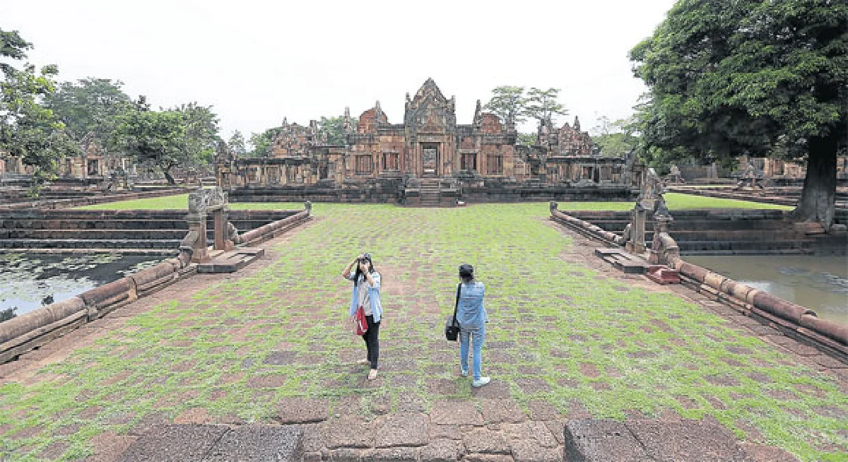 เส้นเรื่องไทยเขมร บนทางปราสาทหิน