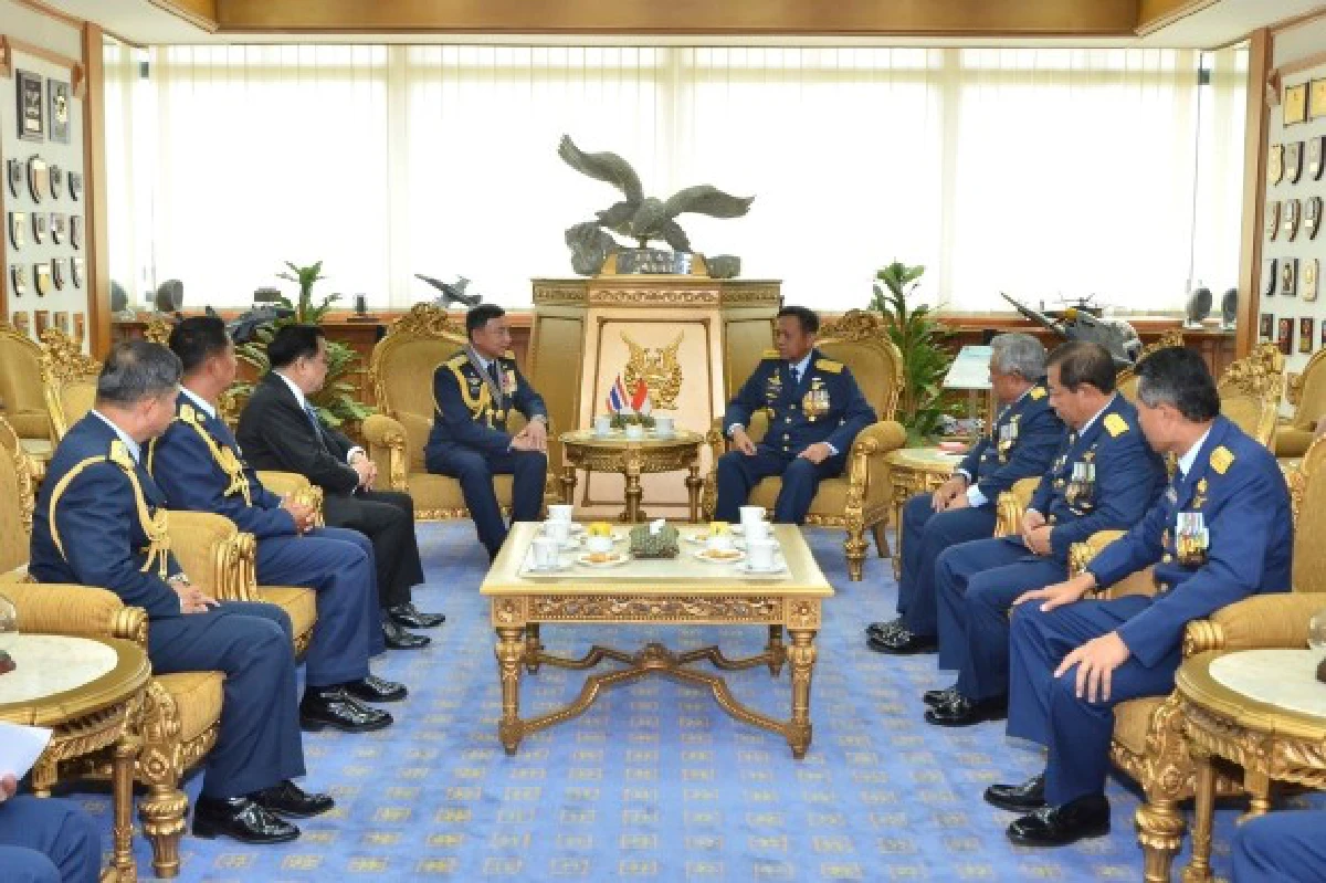 ประจินรับเครื่องอิสริยาภรณ์ของอินโดฯ