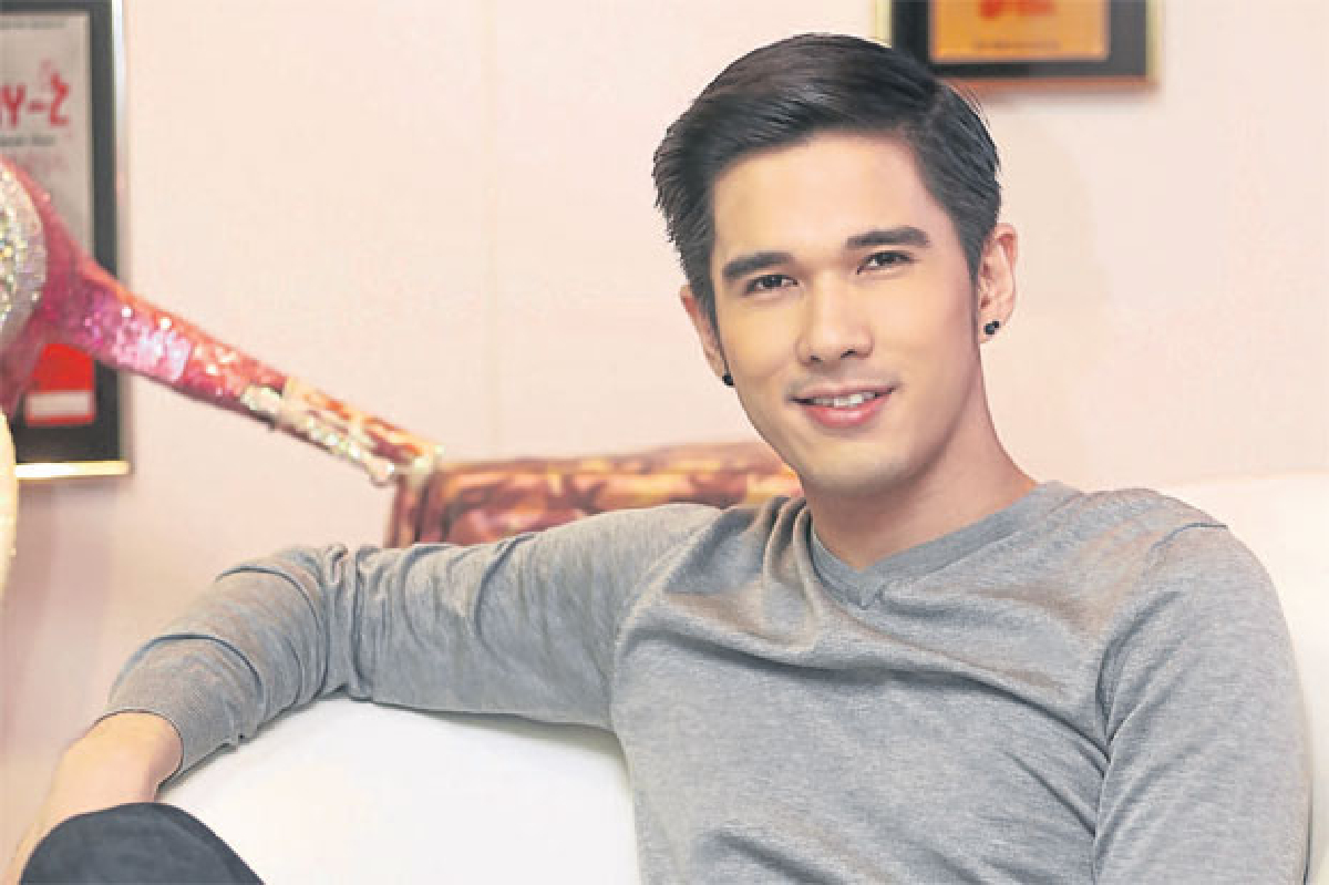 ติณห์ ศรีตรัย หนุ่มหล่อหลายบทบาท ติณห์ ศรีตรัย หนุ่มหล่อหลายบทบาท