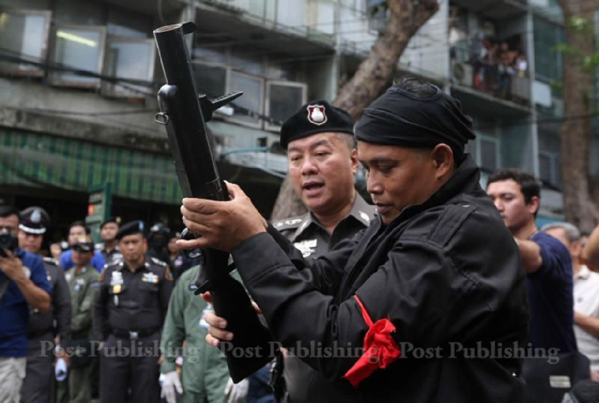 "Men in black" arrested, attack re-enacted (updated Saturday)