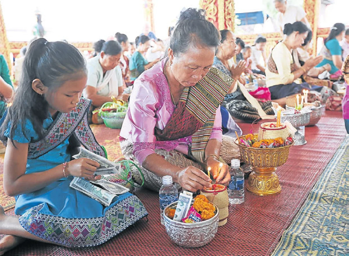 บุญข้าวประดับดิน วังเวียง