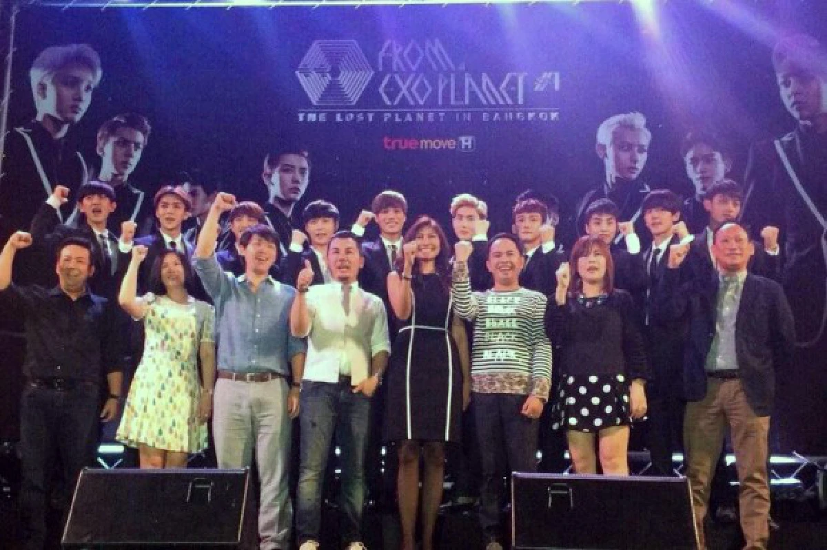 สยามอัมพาต!วง"EXO"บอยแบนด์เกาหลีทำสาวไทยคลั่ง