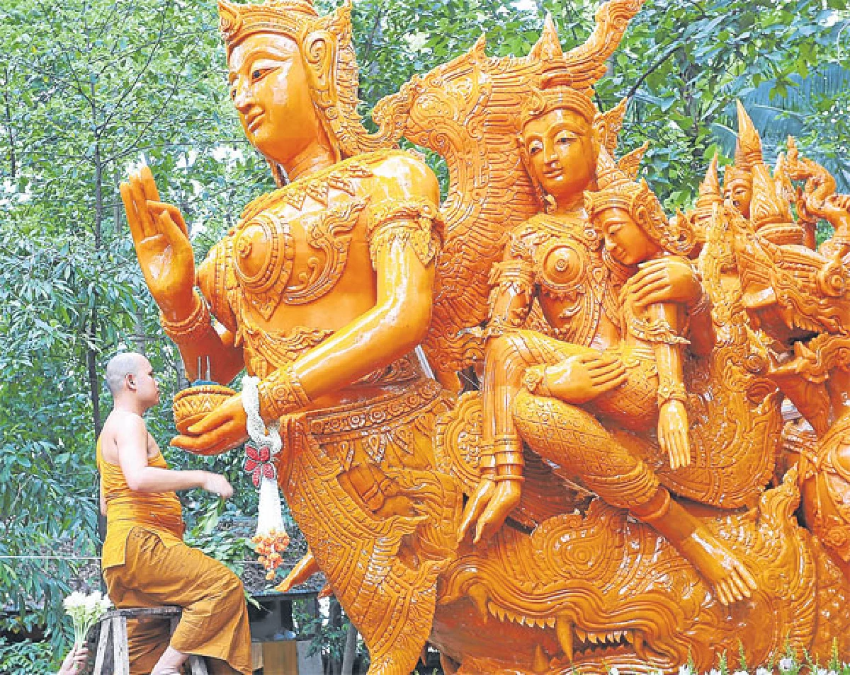 สีสันแห่เทียนเข้าพรรษา