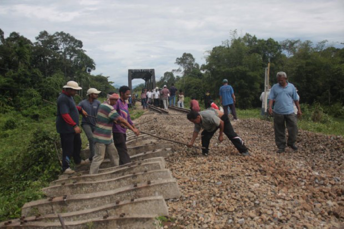 รถไฟบ้านตันหยงลิมอซ่อมเสร็จแล้วเปิดวิ่งปกติ รถไฟบ้านตันหยงลิมอซ่อมเสร็จแล้วเปิดวิ่งปกติ