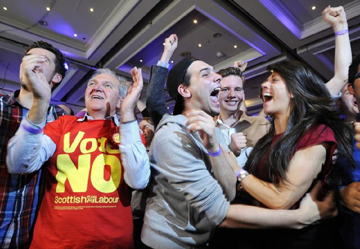 Scotland votes "No" to independence