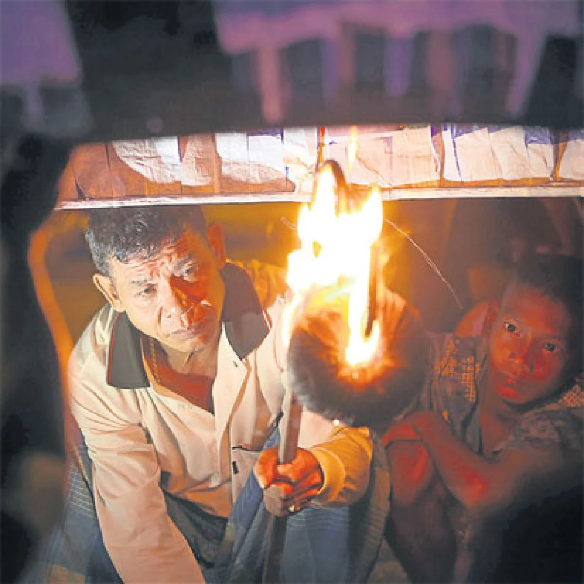 ลอยเรือสะเดาะเคราะห์ สังขละบุรี