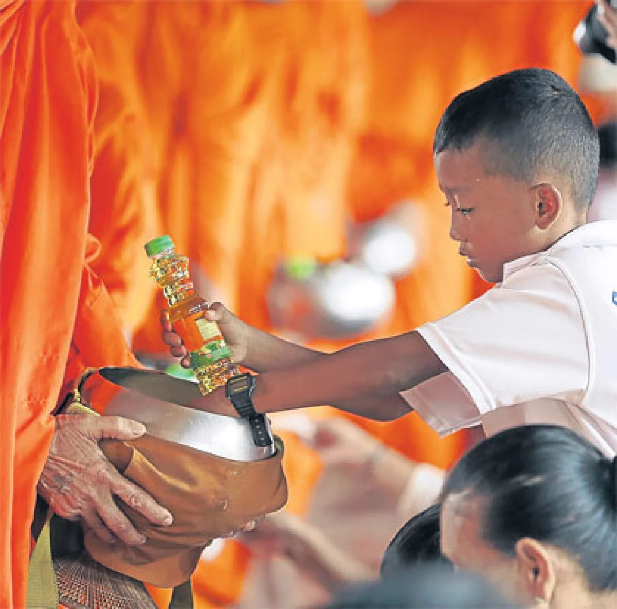 ลอยเรือสะเดาะเคราะห์ สังขละบุรี