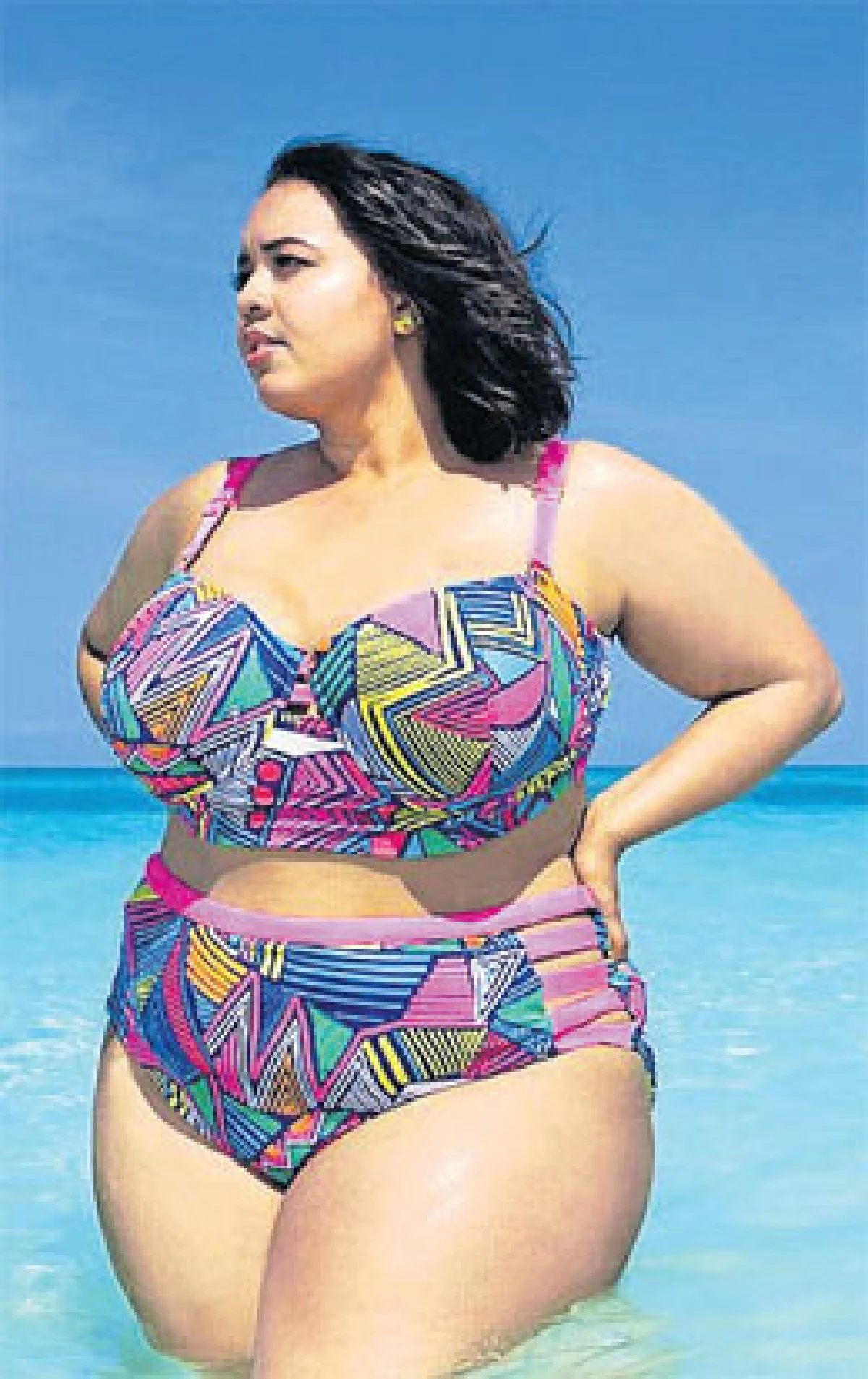 สาวพลัสไซส์สุดมั่นโชว์รูป “แฟทกินี่”