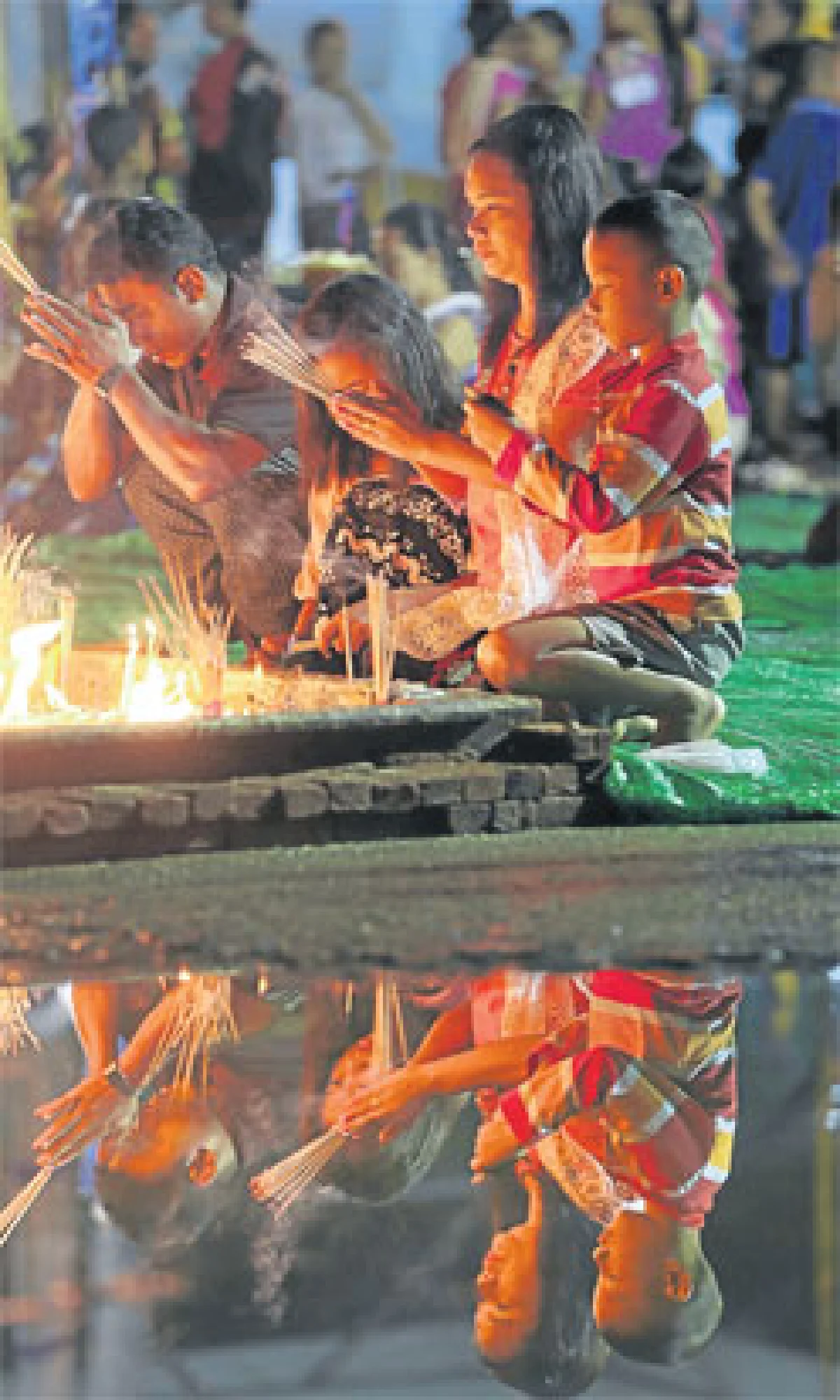 ลอยเรือสะเดาะเคราะห์ สังขละบุรี