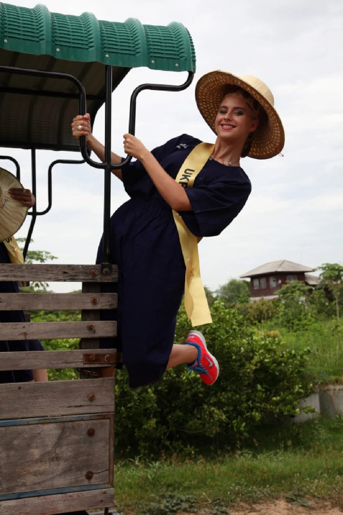 ประมวลภาพสาวประกวดมิสแกรนด์ฯเก็บตัวสุโขทัย