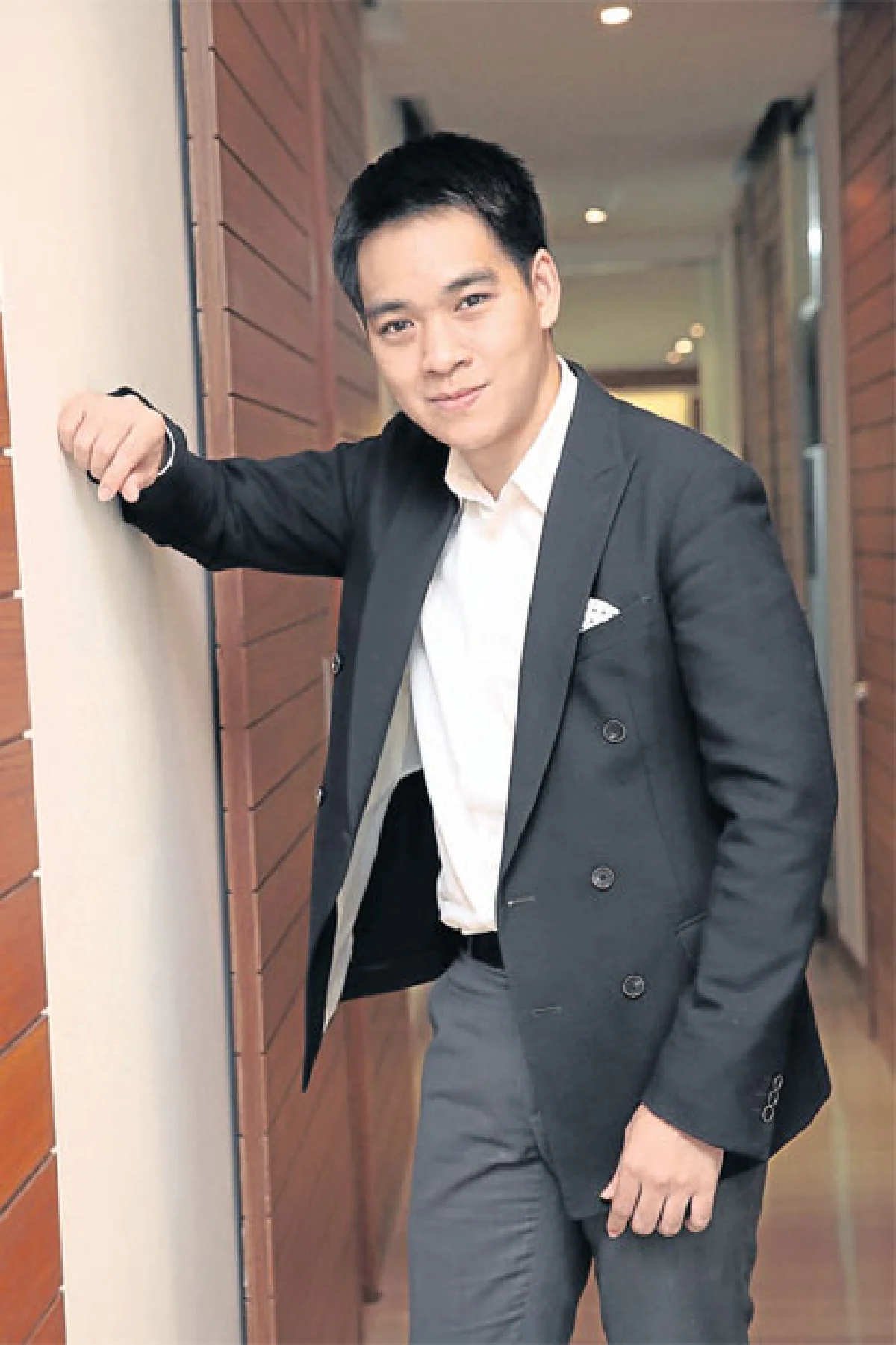 ชวนคิดแบบ ภาววิทย์ กลิ่นประทุม