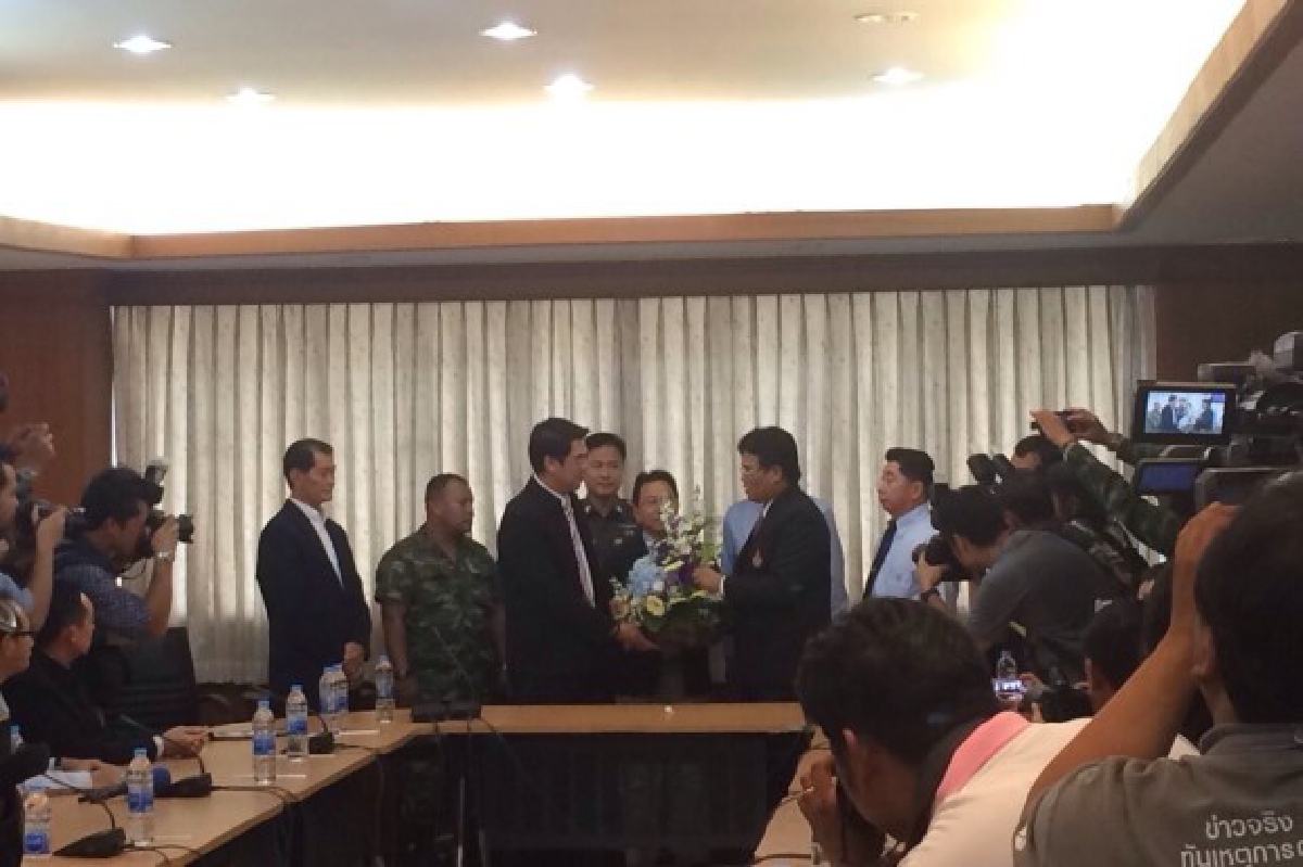 คณาจารย์-ศิษย์เก่าอุเทนฯเข้าแสดงความเสียใจต่อปทุมวัน คณาจารย์-ศิษย์เก่าอุเทนฯเข้าแสดงความเสียใจต่อปทุมวัน