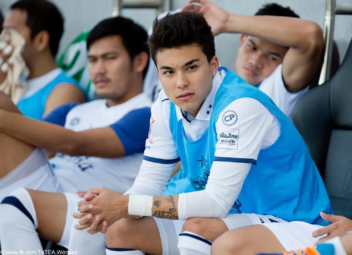 หล่อเว่อร์!"ชาริล ชัปปุยส์"ดาวเตะขวัญใจสาวไทย