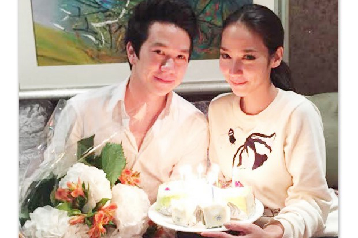 หวานหยด!"อั้ม"หอบเค้กเซอร์ไพรส์วันเกิด"แอมป์" หวานหยด!"อั้ม"หอบเค้กเซอร์ไพรส์วันเกิด"แอมป์"
