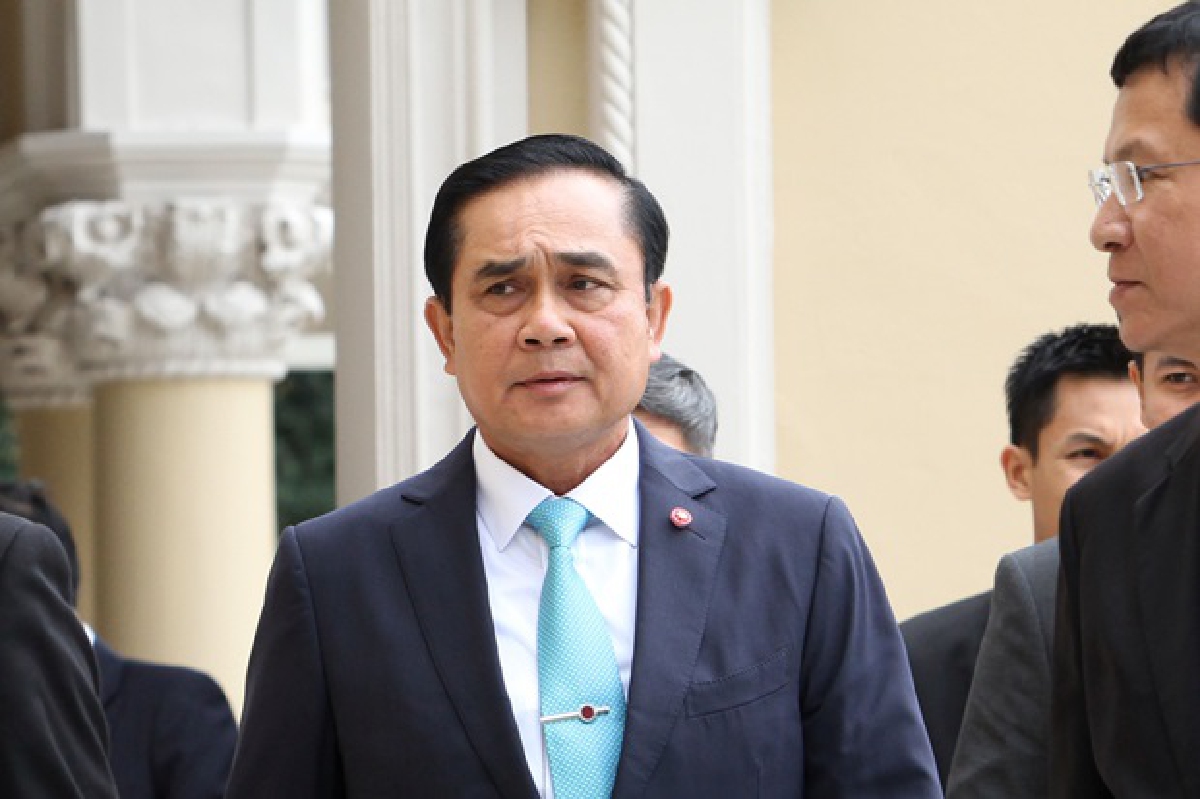"ประยุทธ์"จ่อชงร่างพรบ.ห้ามชุมนุมที่สาธารณะ "ประยุทธ์"จ่อชงร่างพรบ.ห้ามชุมนุมที่สาธารณะ