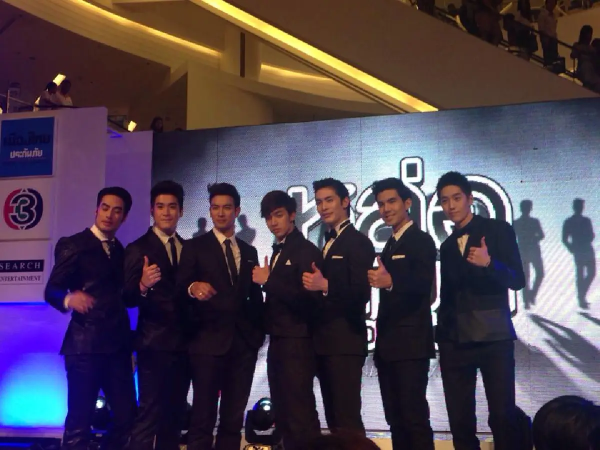เปิดตัว12หนุ่มฮอตใน"หล่อมากมากคอนเสิร์ต"