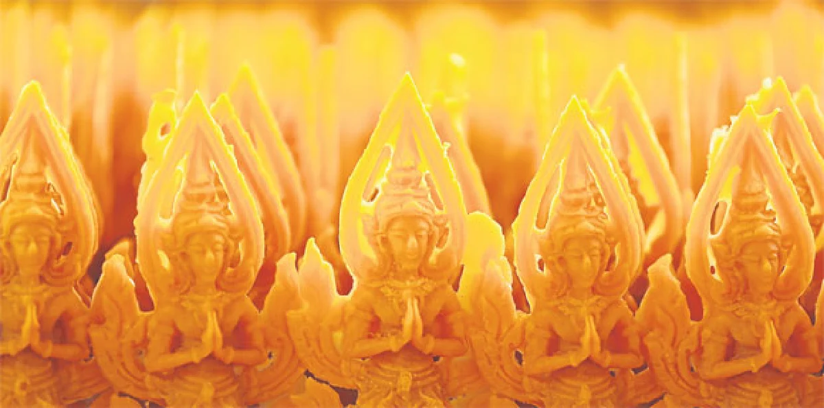 แสงสาด ปราสาทผึ้ง