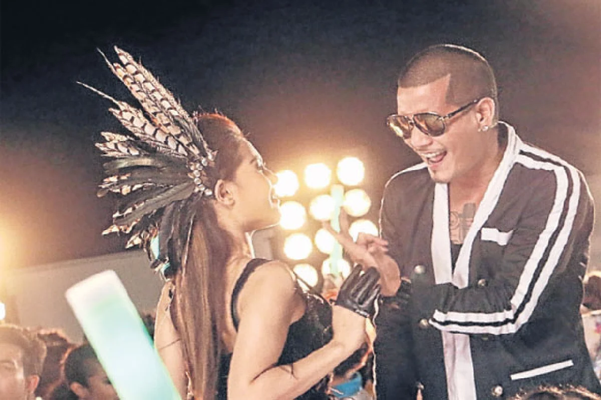 ฟีเจอริ่ง ‘ลูกทุ่ง’ สูตรไม่ลับเพลงดัง