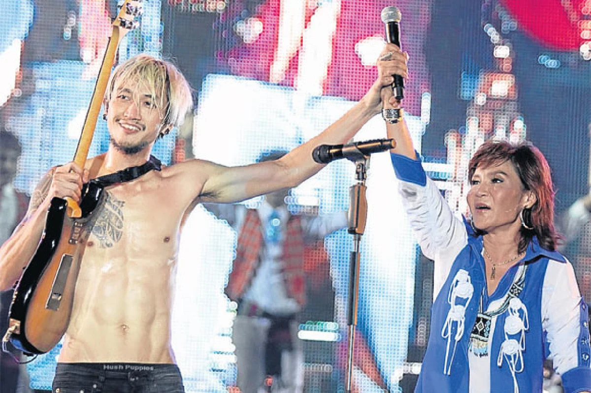 ฟีเจอริ่ง ‘ลูกทุ่ง’ สูตรไม่ลับเพลงดัง