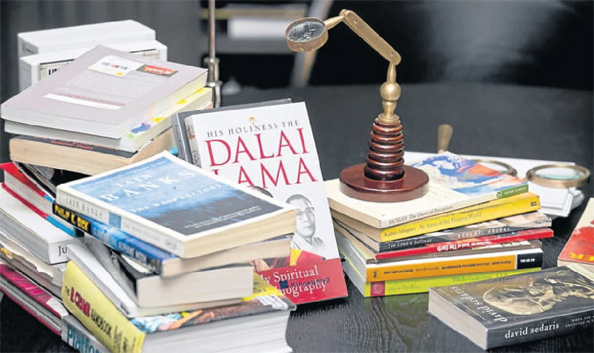 หนังสือศิลปะสุดหวงของ อรนลิน โลจนะโกสินทร์